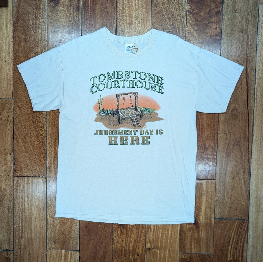 Tombstone Courthouse Vintage Arizona T-shirt (L)
